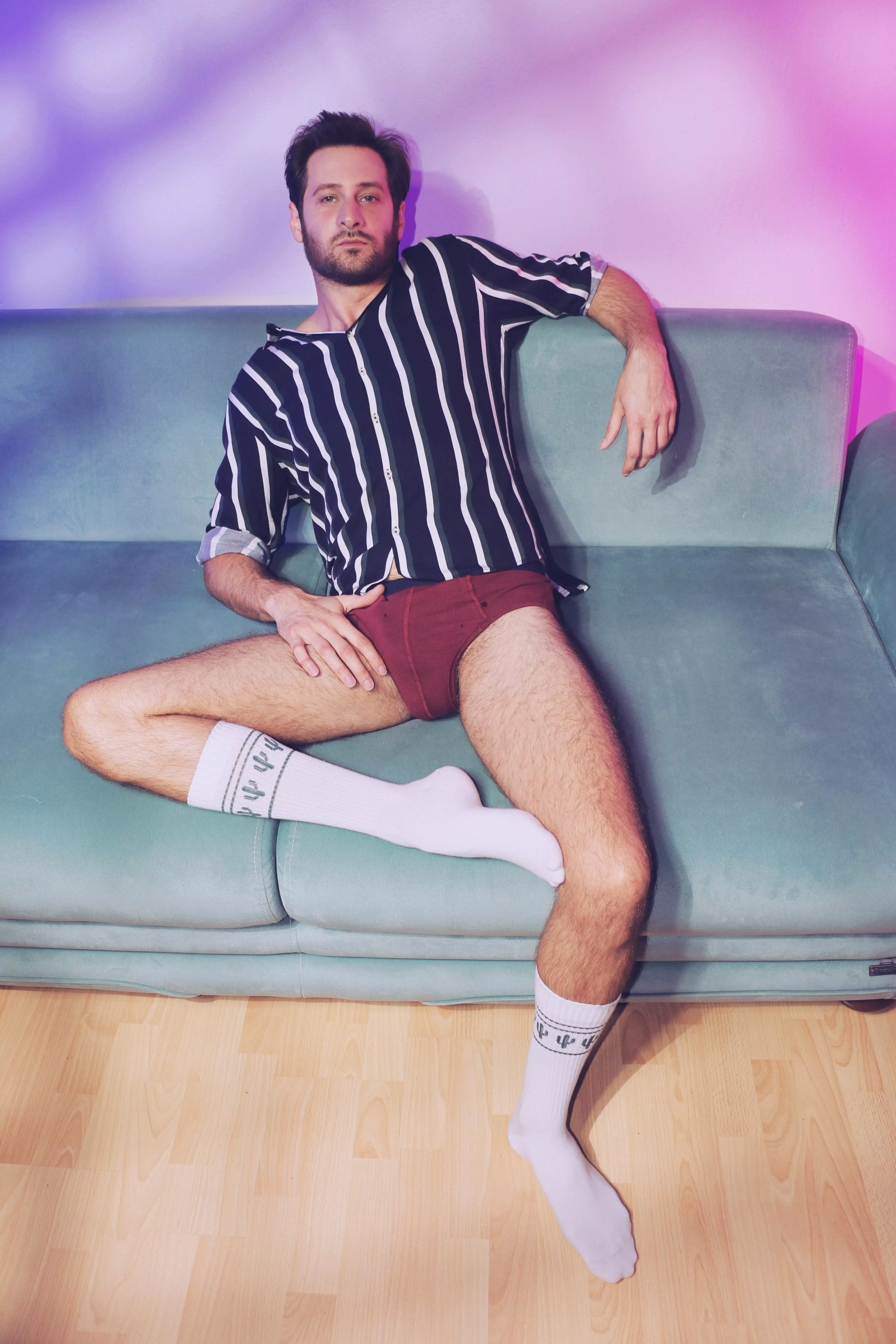 It's Friday yeeey 🙃🧦 posted by kuzzikuzzisocks