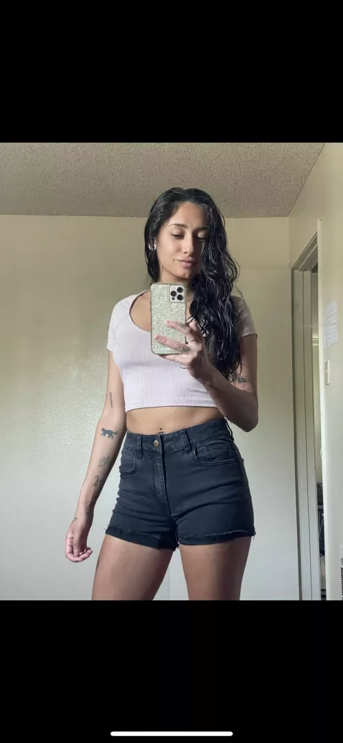 it’s getting hotter out which means crop top season 😈 by venusblue_x