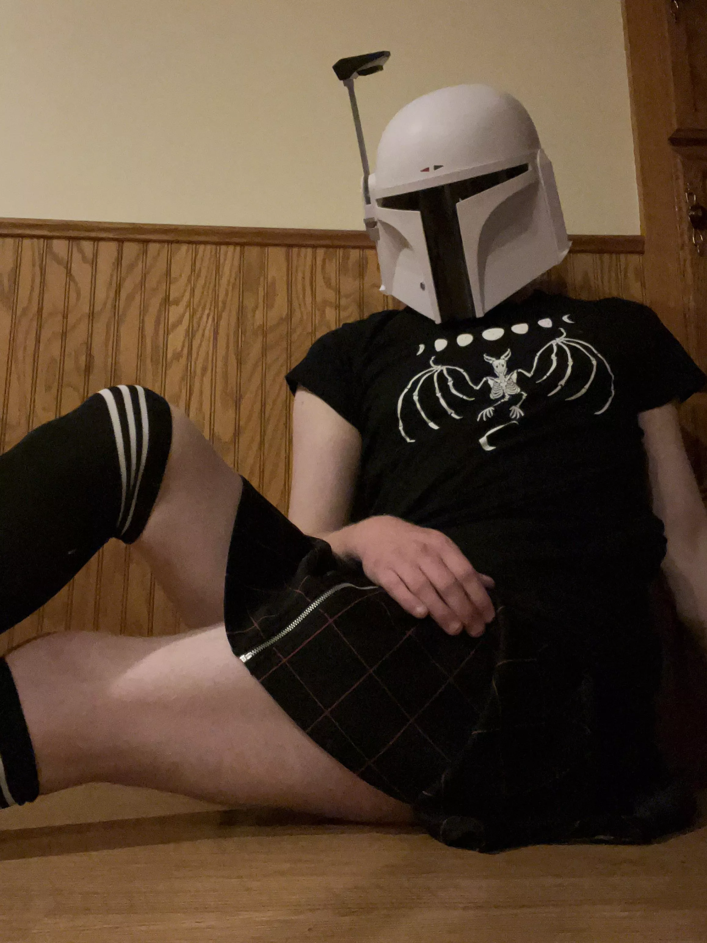 It’s getting late, drink some water and eat some food if you haven’t today posted by SnowySkinSub