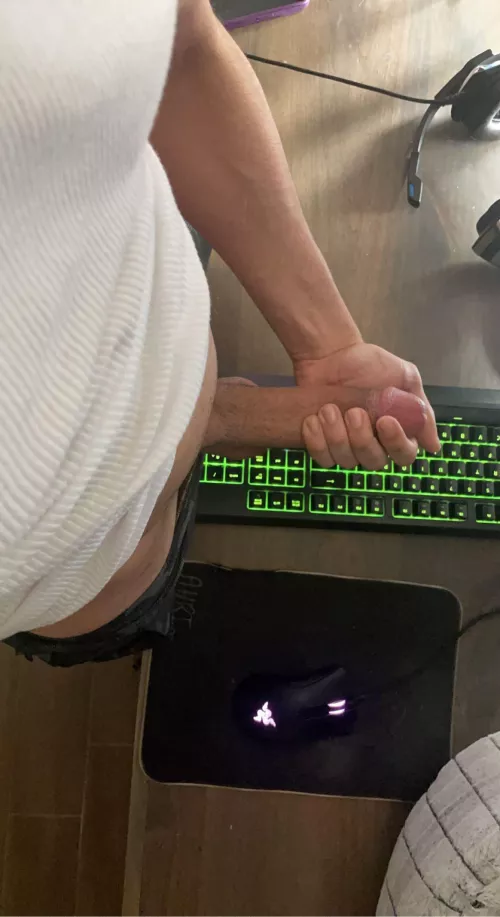 It’s half a Razor Blackwidow keyboard. Valid measurement? by MidEastdude