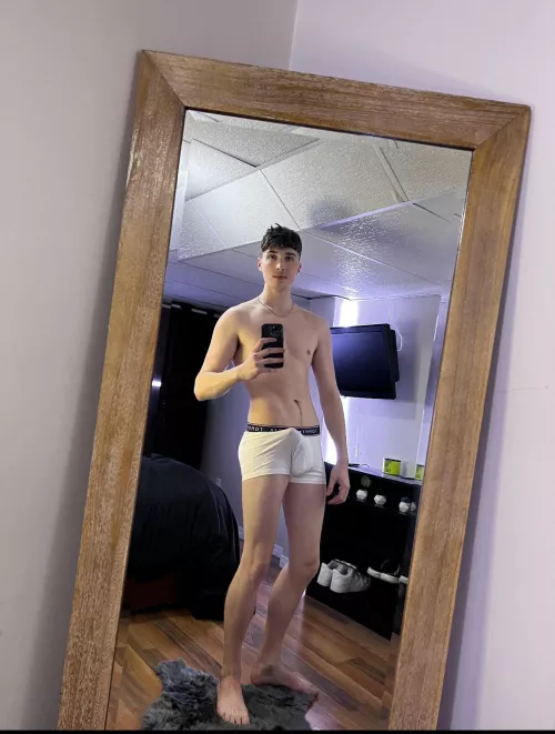 It’s hard to hide my bulge by sadboycad