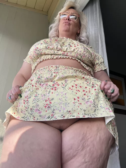 It’s milf Monday 😘 by curvybarbietoo