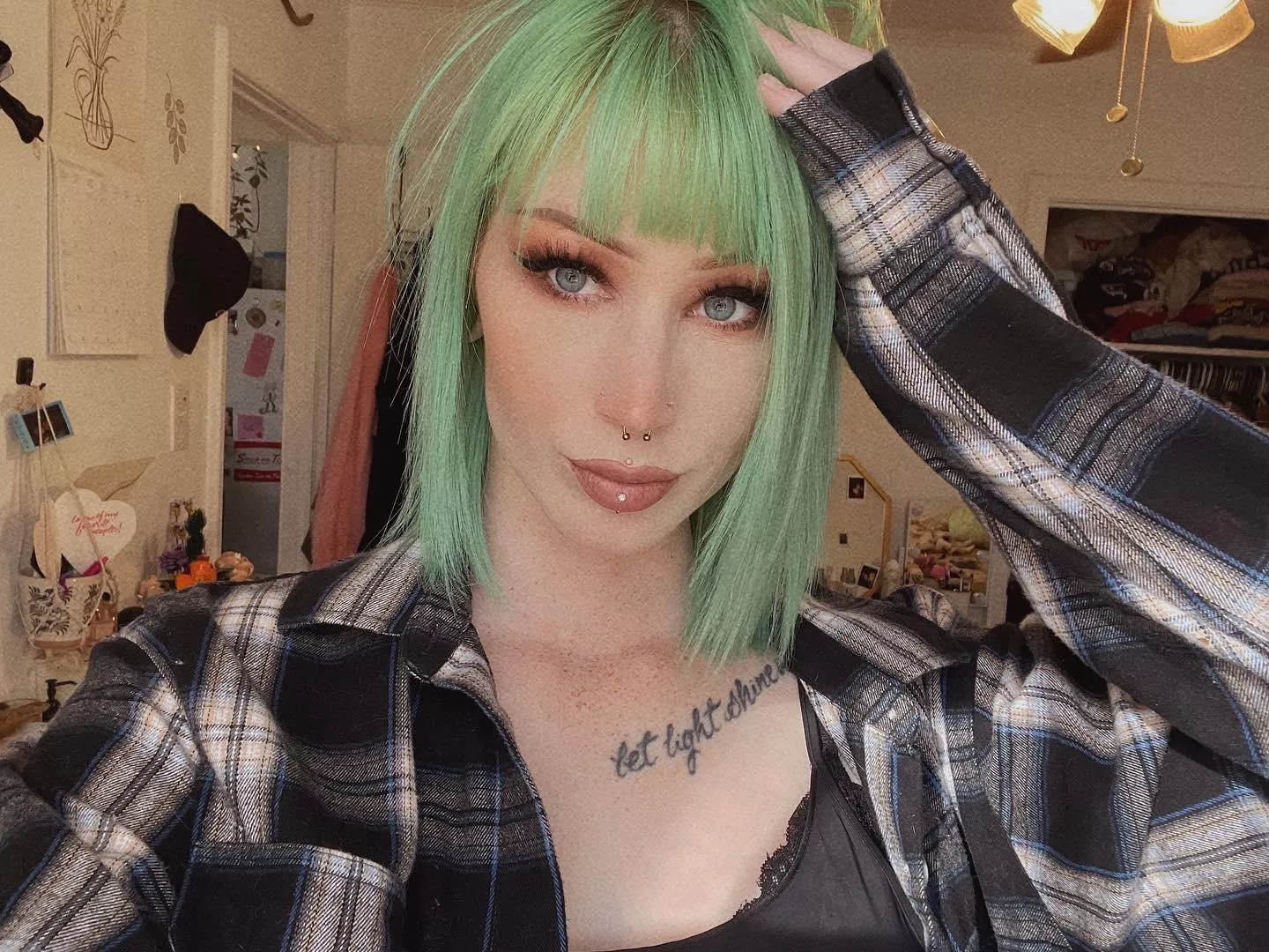 It’s Monday and I’m tired 🖤😴 posted by immarier