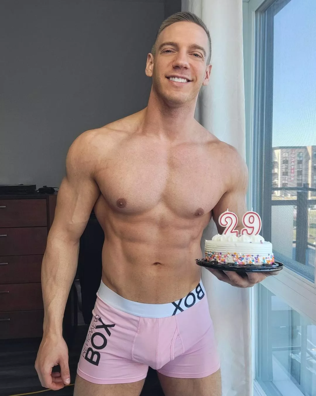 it's my Bday ! 🥳 posted by John_fitness91