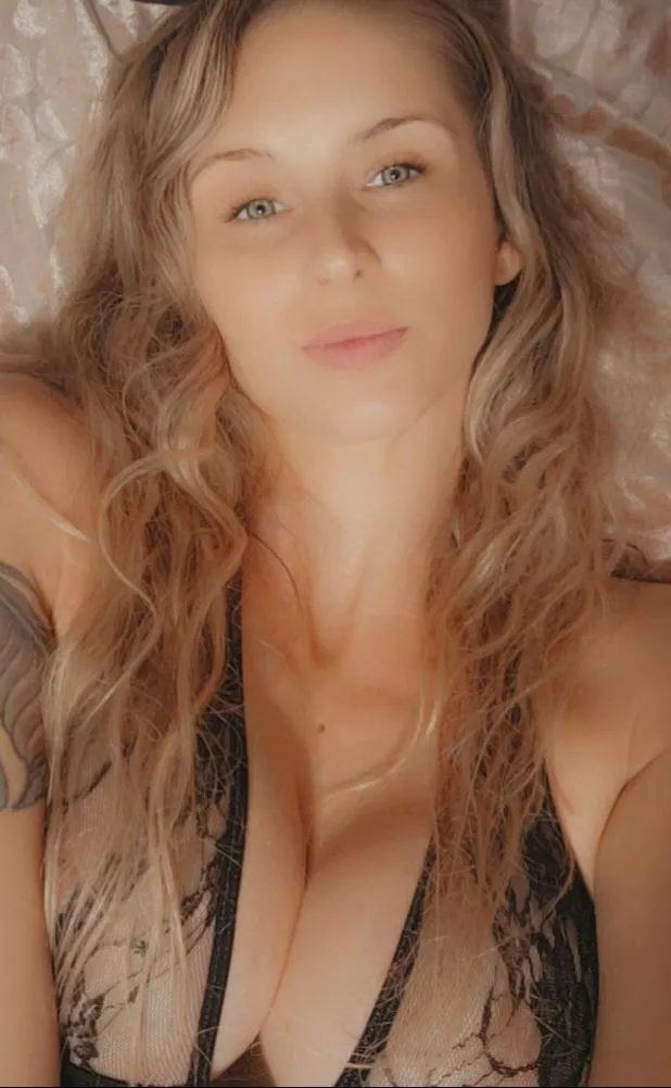 It's my Birthday! Cum see me in my Birthday suit! 🎂💋❤️‍🔥🍑💦🥳 posted by xojenna_leigh