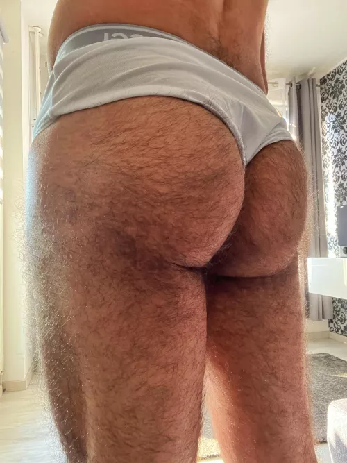 It‘s my first post here so be nice please. 😅 by hakikigulyabani