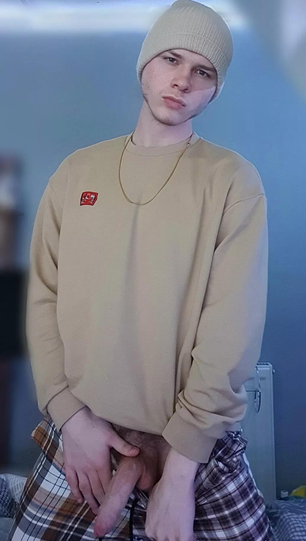 its my first time posting here, what do you think? 19 🇬🇧 posted by ember_tw1nk