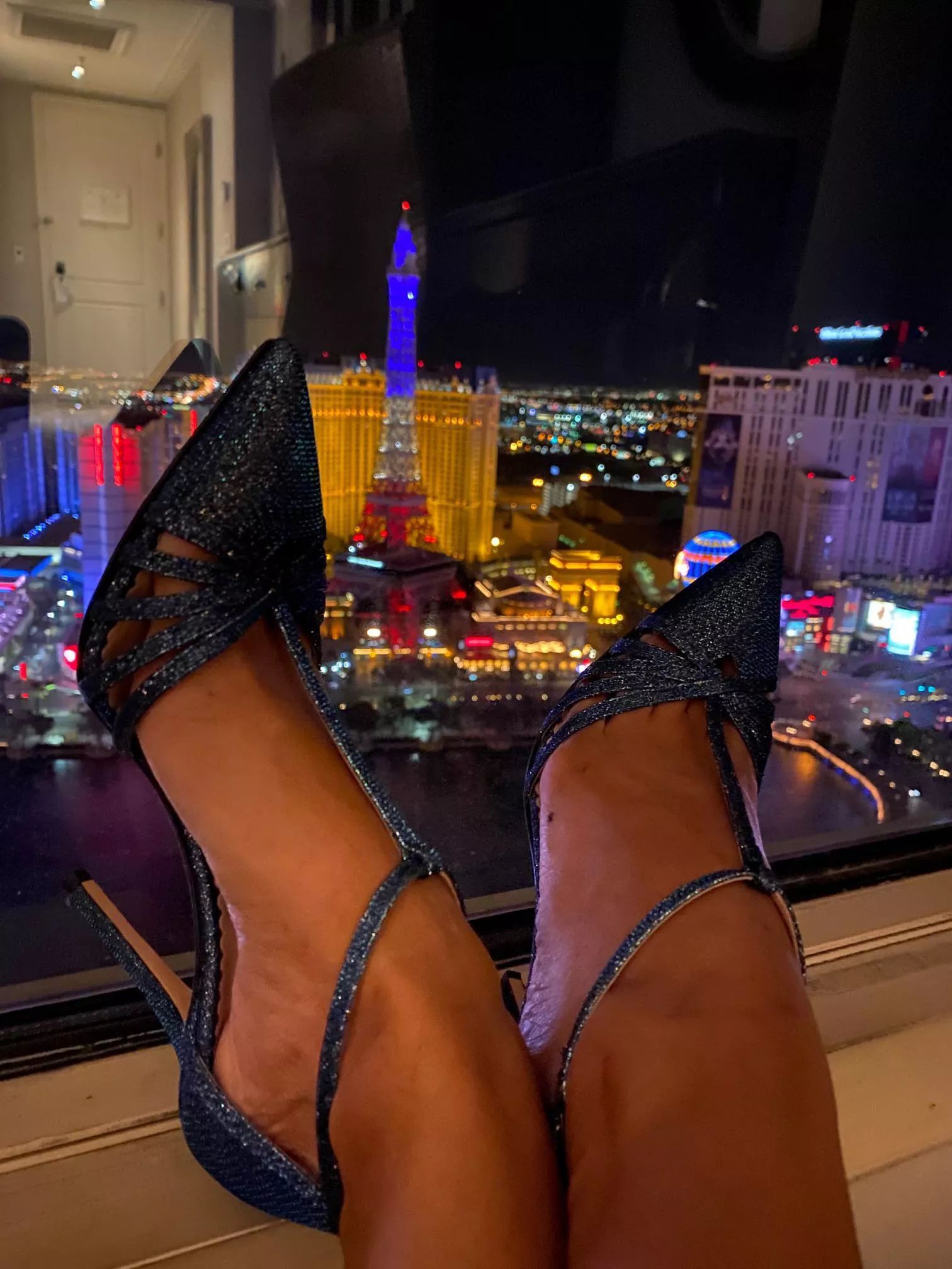 It’s my last night in Vegas before I am back in a few weeks. What should I do tonight? posted by Diamond_Ex