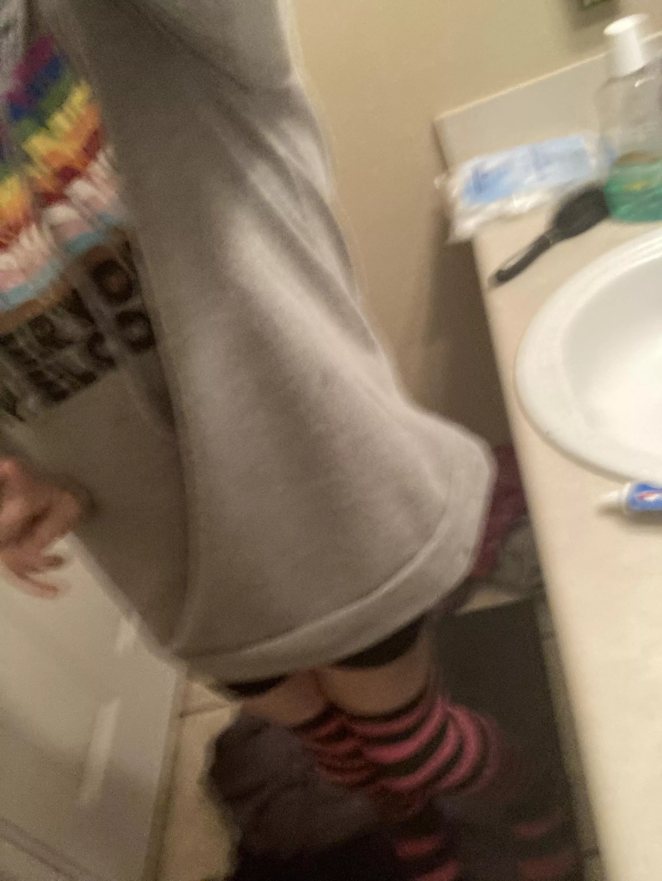 It’s not a crime to try to look cutesie is it? 👉🏻👈🏻 posted by Emoduckky