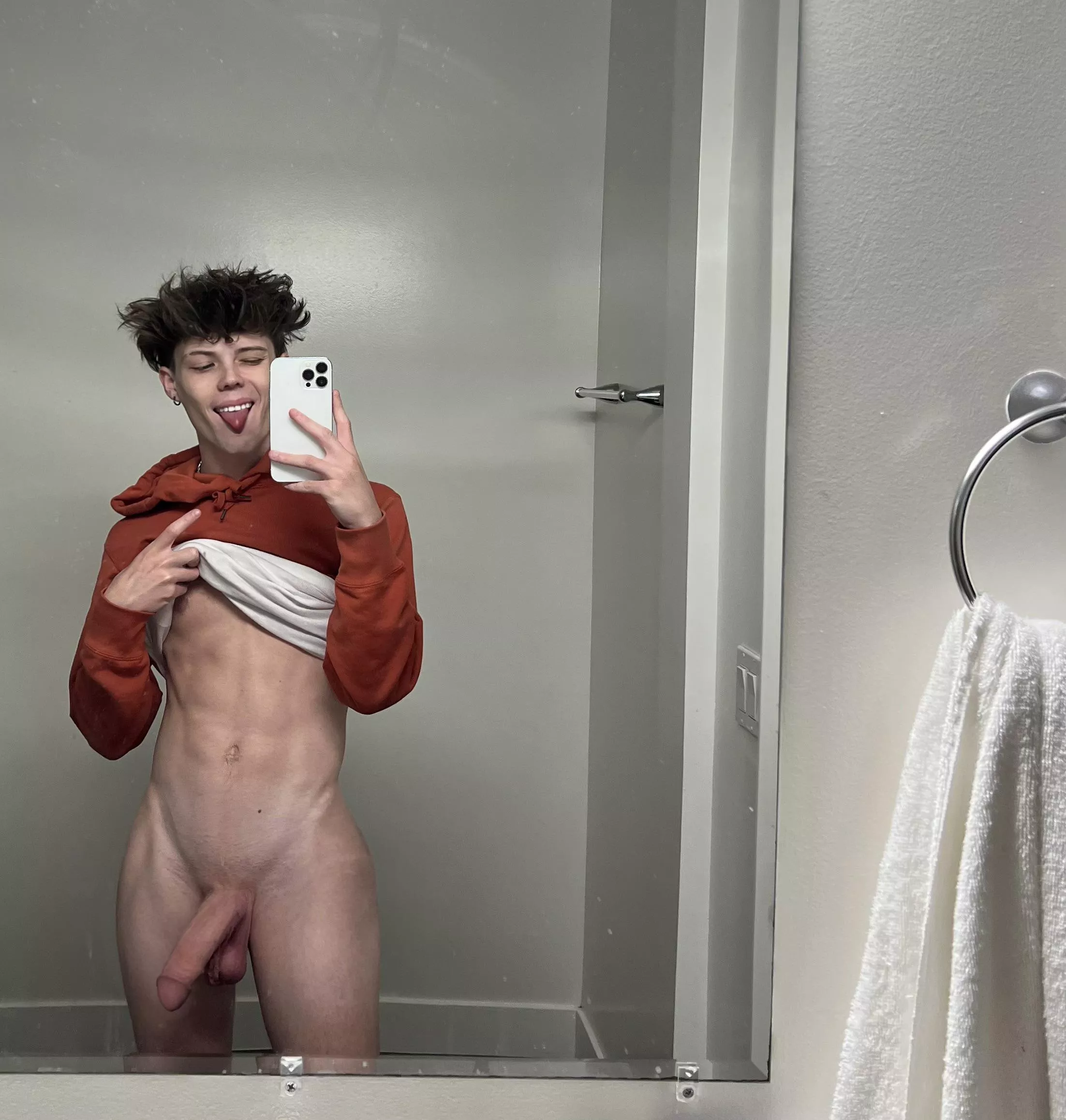 it’s so heavy… 🧡 posted by chaoticneutral262