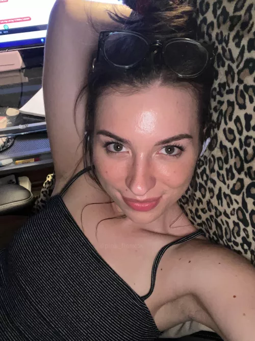 It’s so hot outside [f] by Pink_finnxox