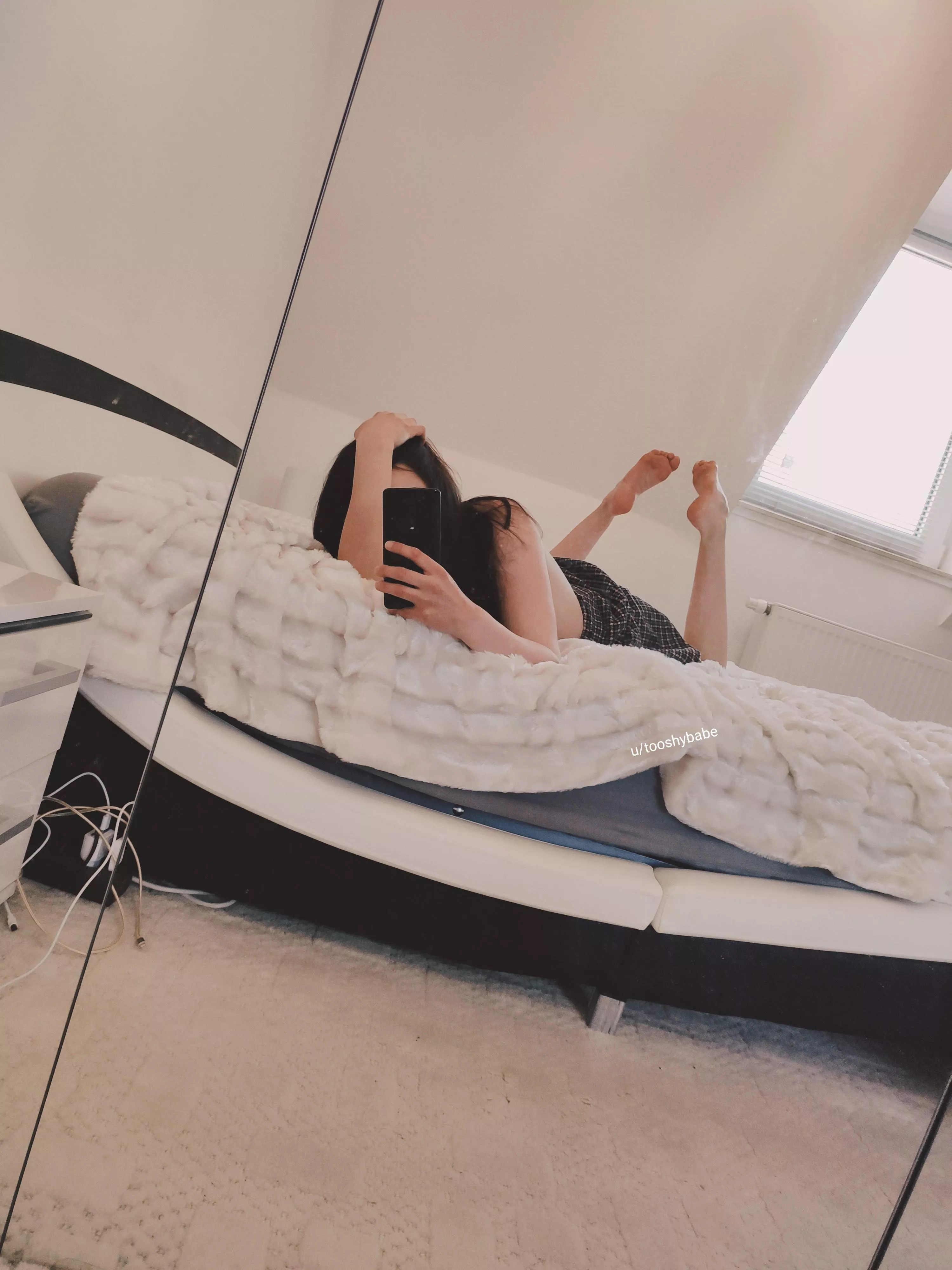 it's time for me to go to bed 💋 posted by tooshybabe