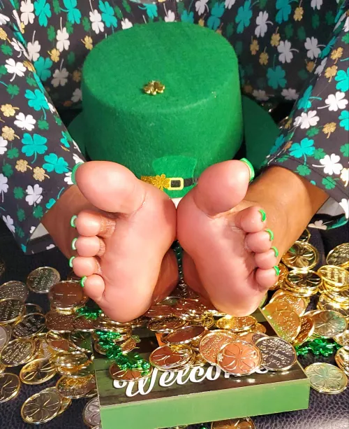 Its your lucky day, you get to worship my soles. by NaomiLoveOfficial