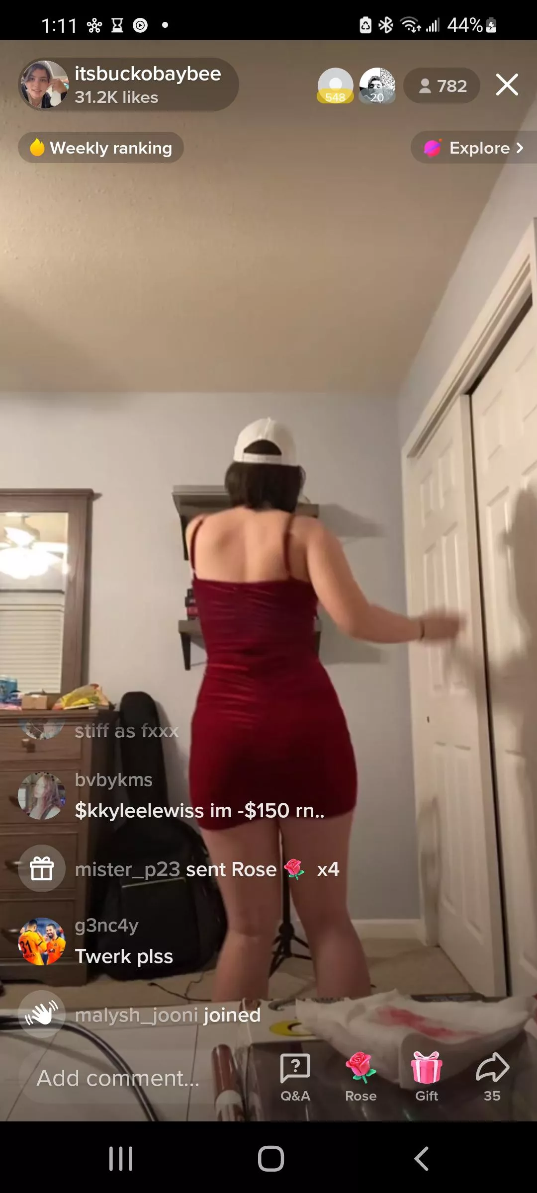 Itsbuckobaybee got a fat ass posted by Misterp24