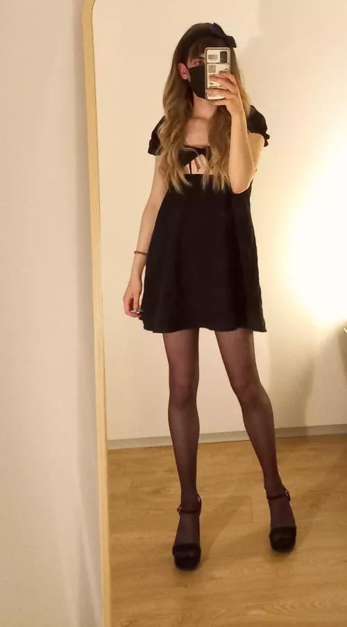 I've always had in my mind how the gf of my dreams would look like ... but only recently I realized that... maybe she's just a version of myself 🤷‍♂️ by strange_richie9