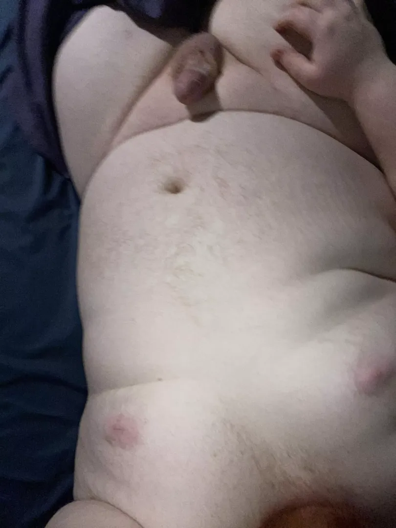 I’ve been edging thinking about someone sitting on my face. Dm to watch me cum! (Women or Trans only) by Hornythrowaways42