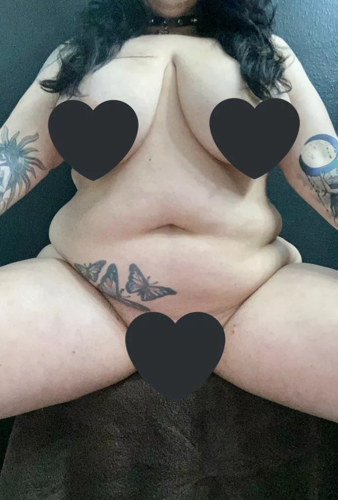 I've got a few handles you can grab onto 😏 posted by stormi_thicc