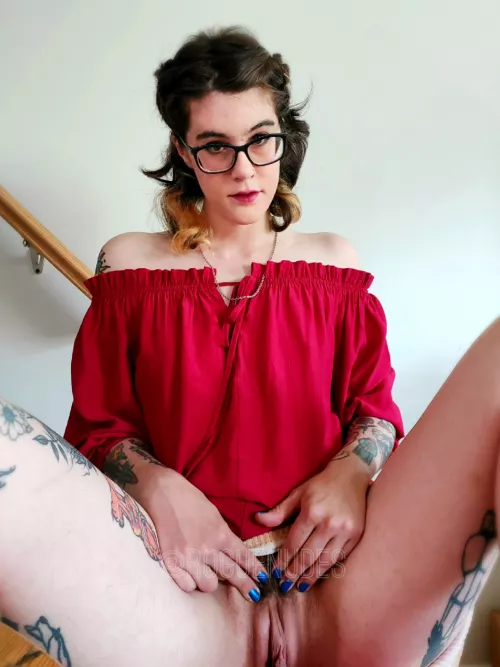 I've heard red is my colour by roguenudez