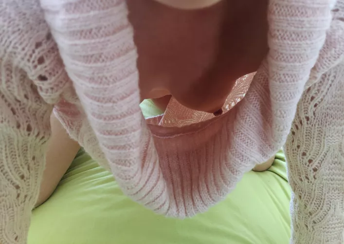 I've lost the remote, have you seen it? Can you help me look?a by annabellelacebooks