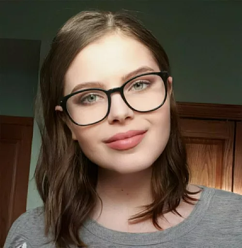 I've shown you my boobs and a hint of my pussy 😏 today I am showing you my smile by chayes123098