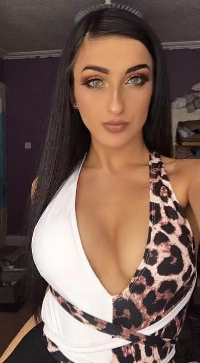 Jade 🥵 posted by SlowAmphibian6001