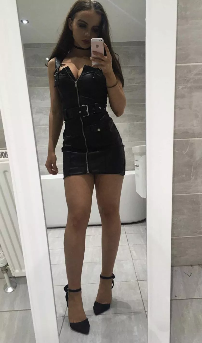 Jade 🥵🥵🥵 posted by SlowAmphibian6001