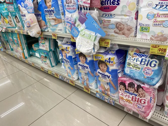 Japan has samples of diapers you can touch in supermarkets and drugstores by abdl_japan
