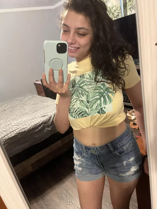 Jean shorts 🥶 by alexiaaddict