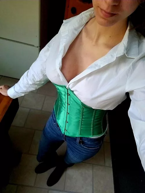 Jeans and colorful corsets make me feel sexy by ScarlettJane92