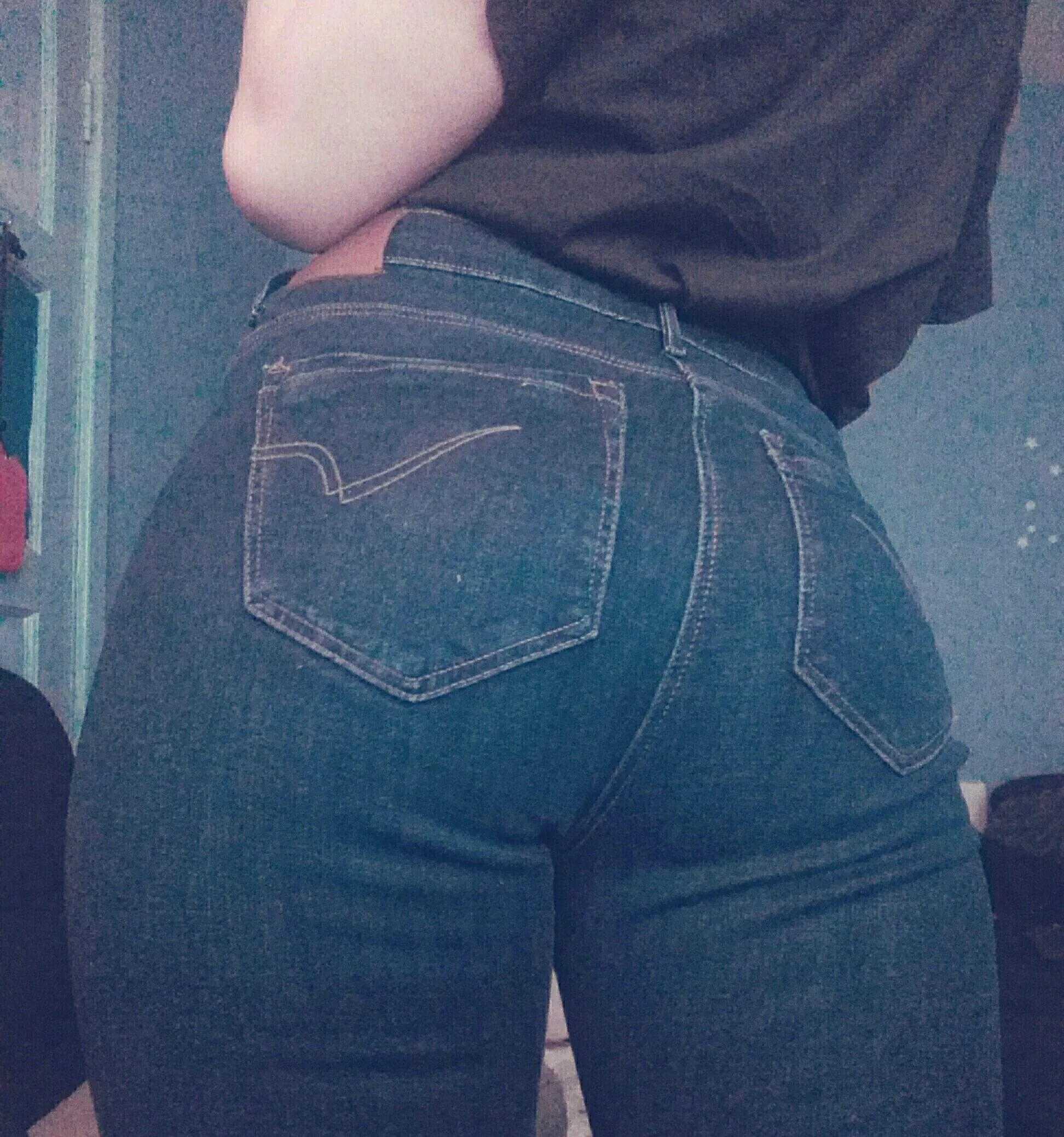 jeans fit just right 😛 posted by Objective-Oven-5082