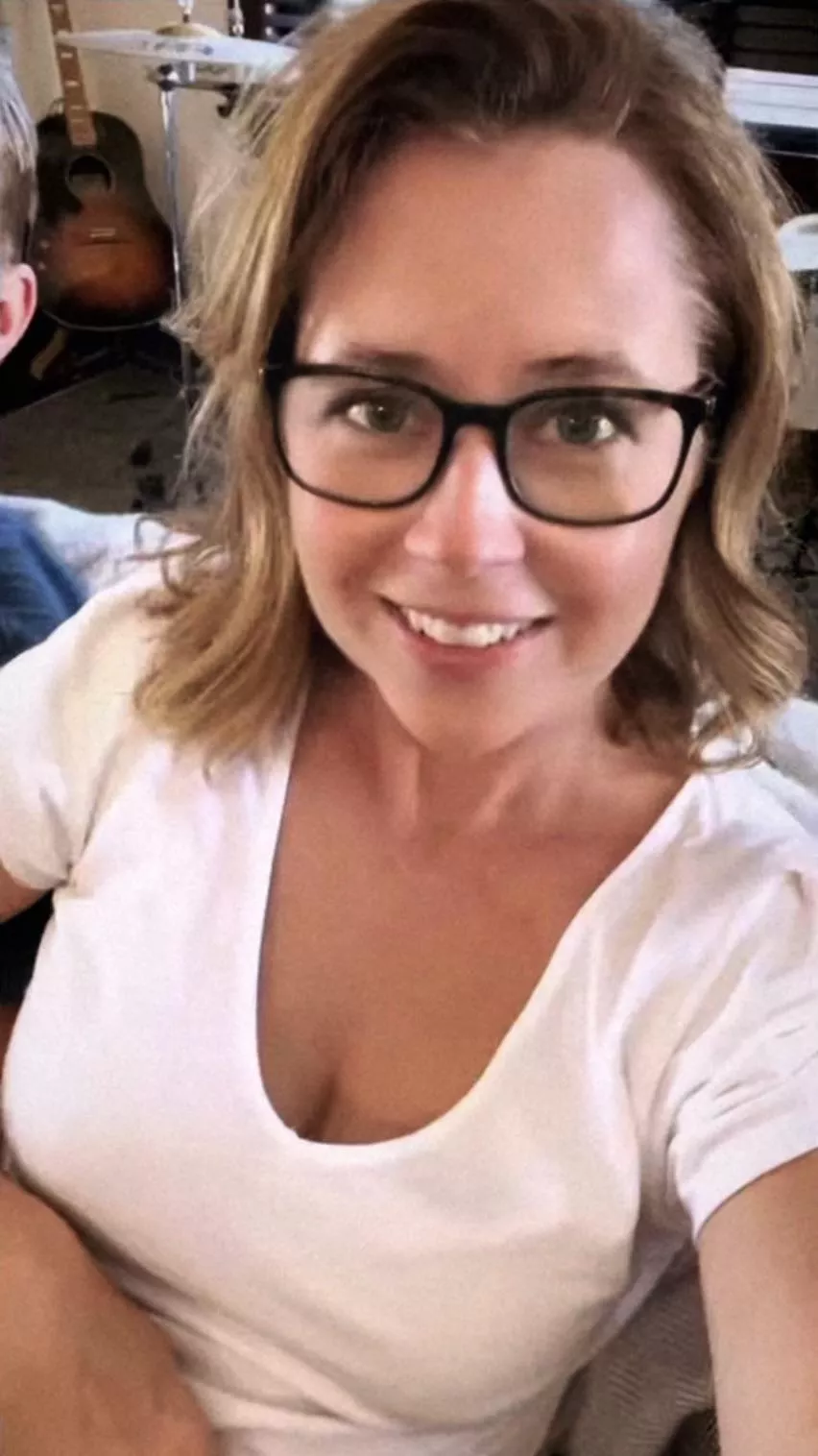Jenna Fischer posted by Open_Schmopen