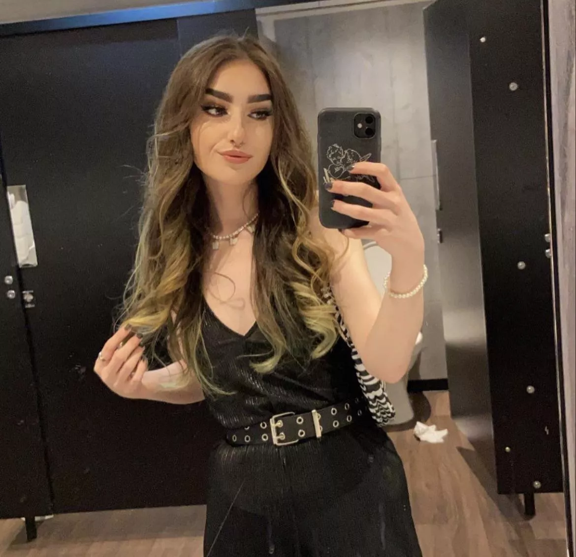 Jenny 3 posted by osisieneb