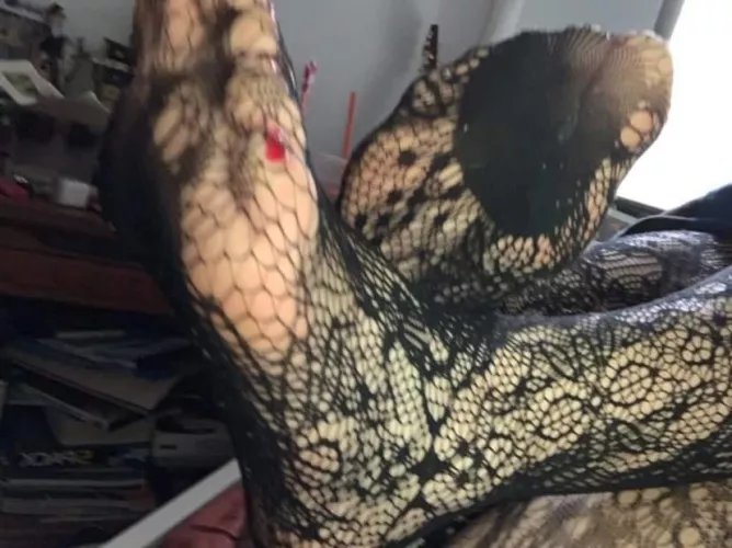 jerk for your [domme] by softsolesfootage