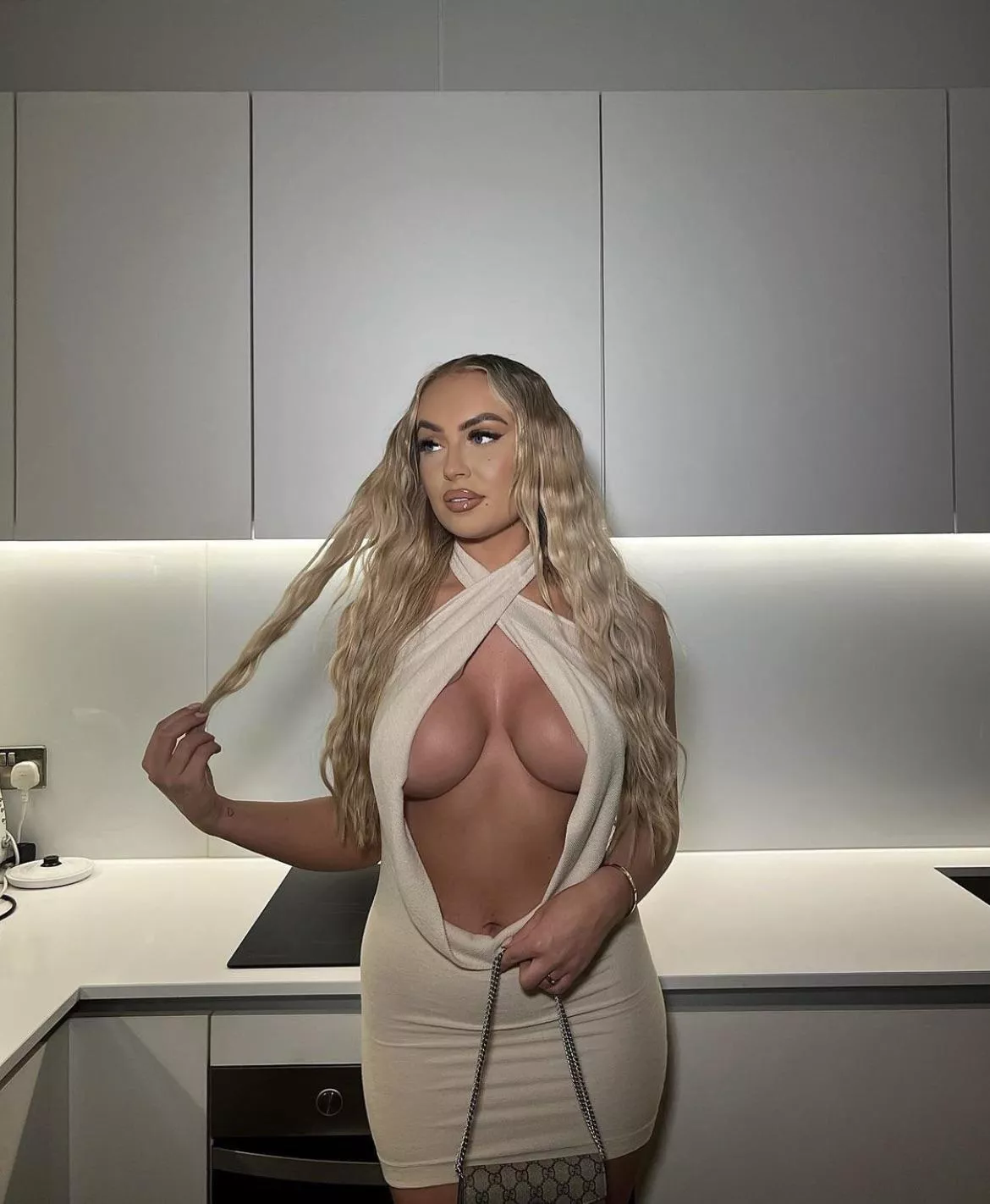 Jess posted by osisieneb