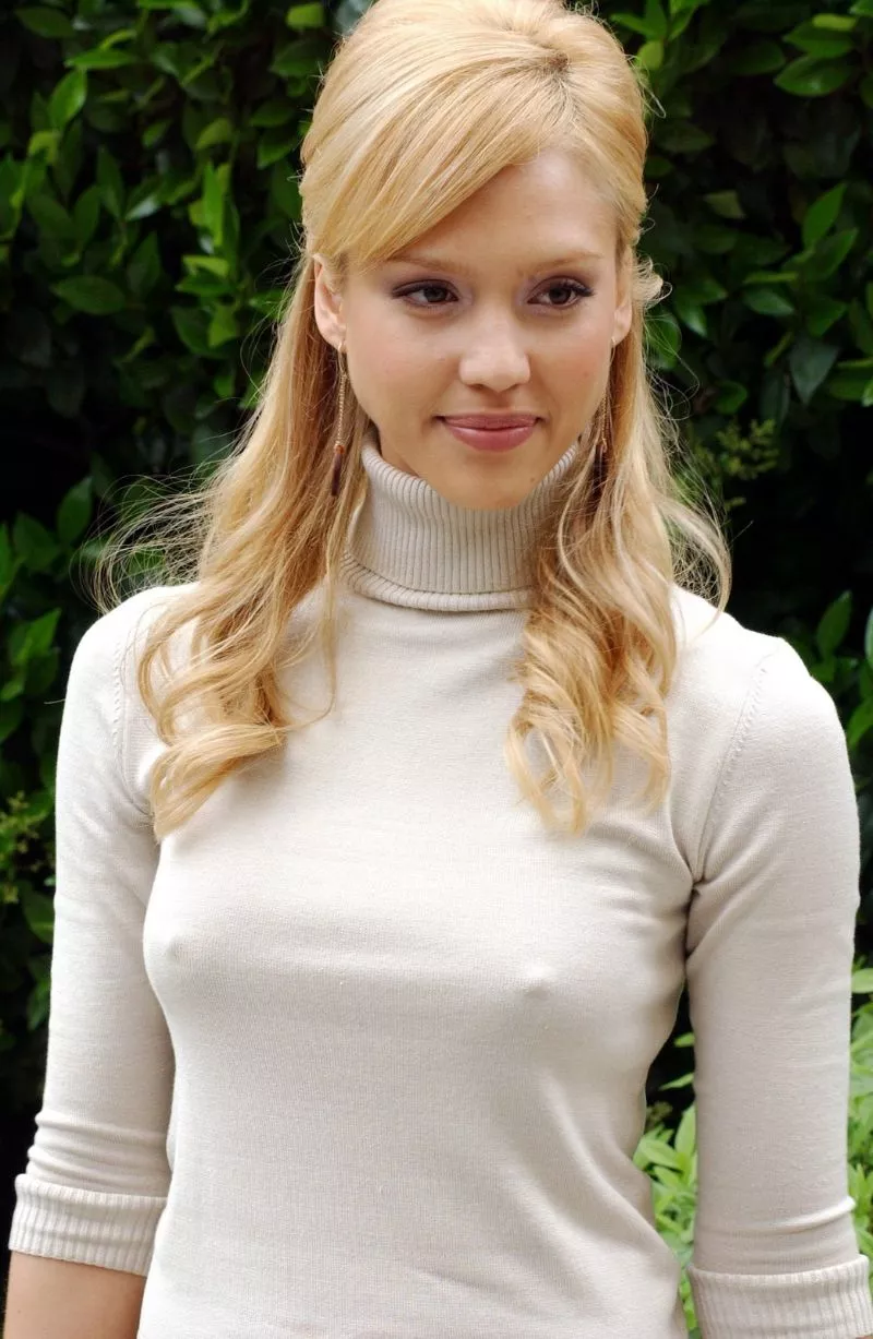 Jessica Alba posted by ragingcook82