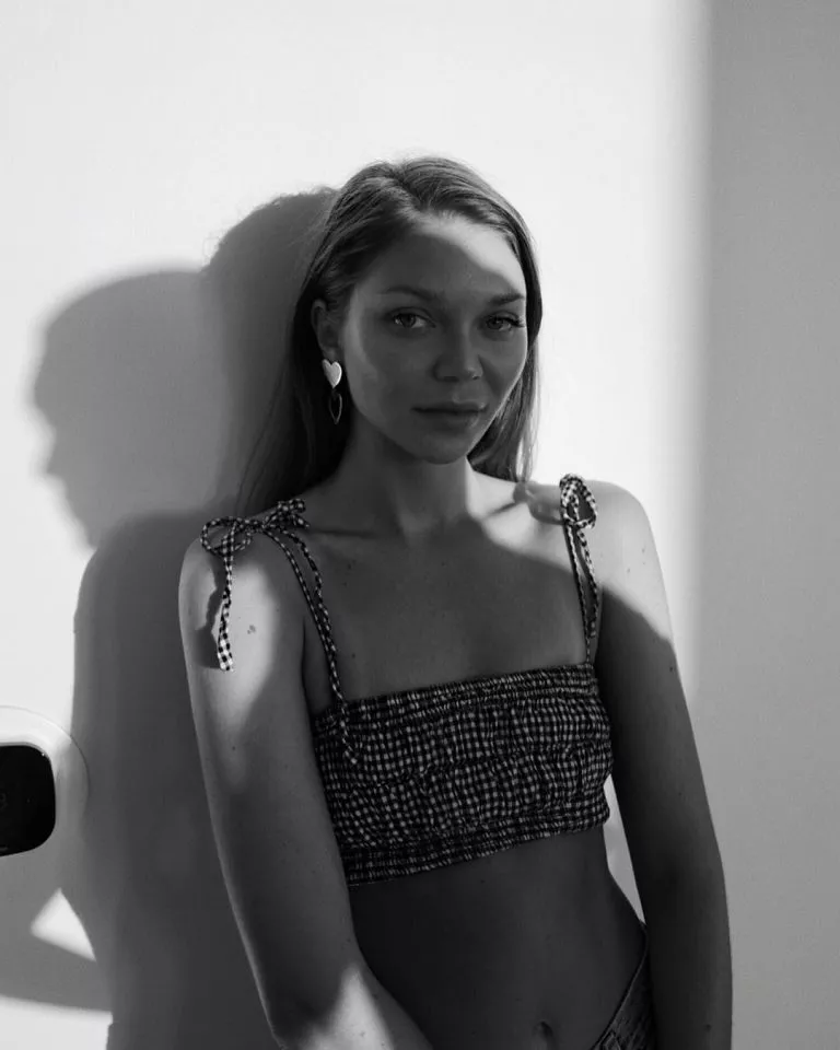 Jessie Andrews in the shadows... posted by SpunkySpunkyAssGuy