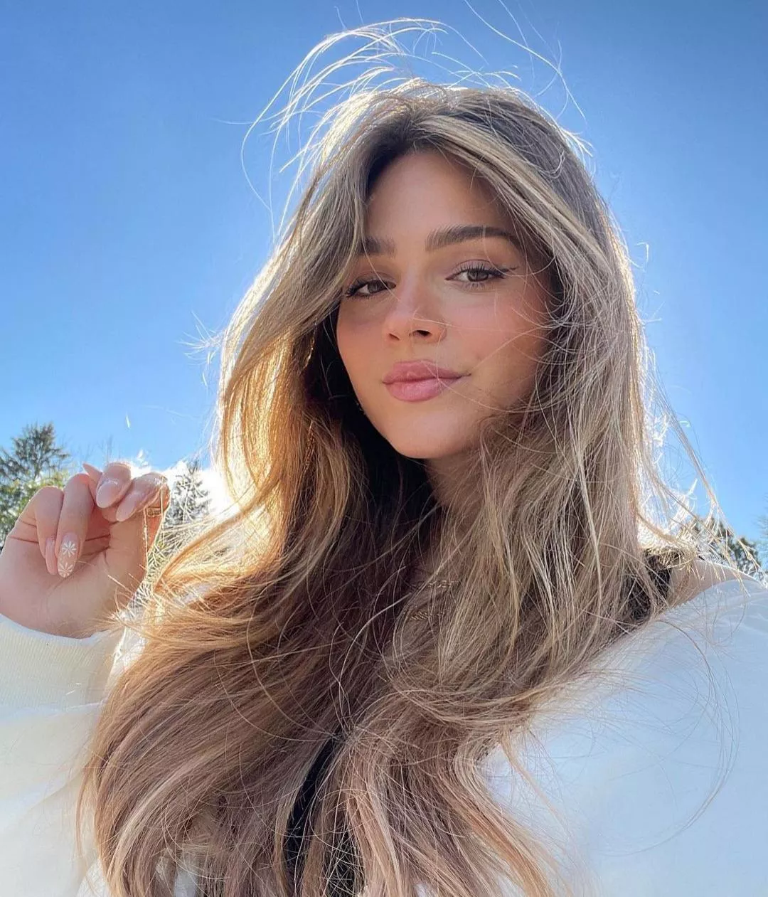 Jessy Hartel posted by James007BondUK