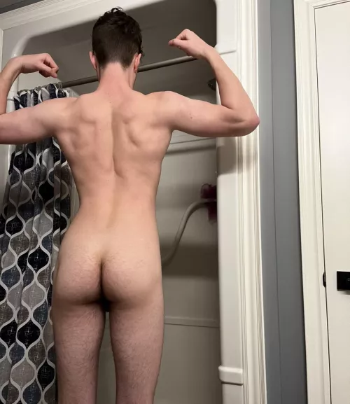 Join me and my hairy ass in the shower by sadboycad
