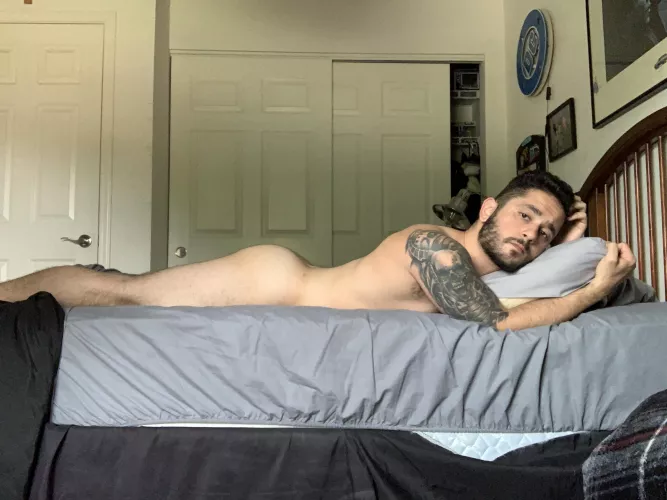 Join me in bed? by jon_hoe_