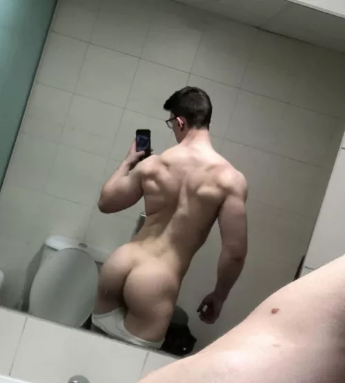 Join me in the gym showers after squats? 🍑 by whitestb0yalive