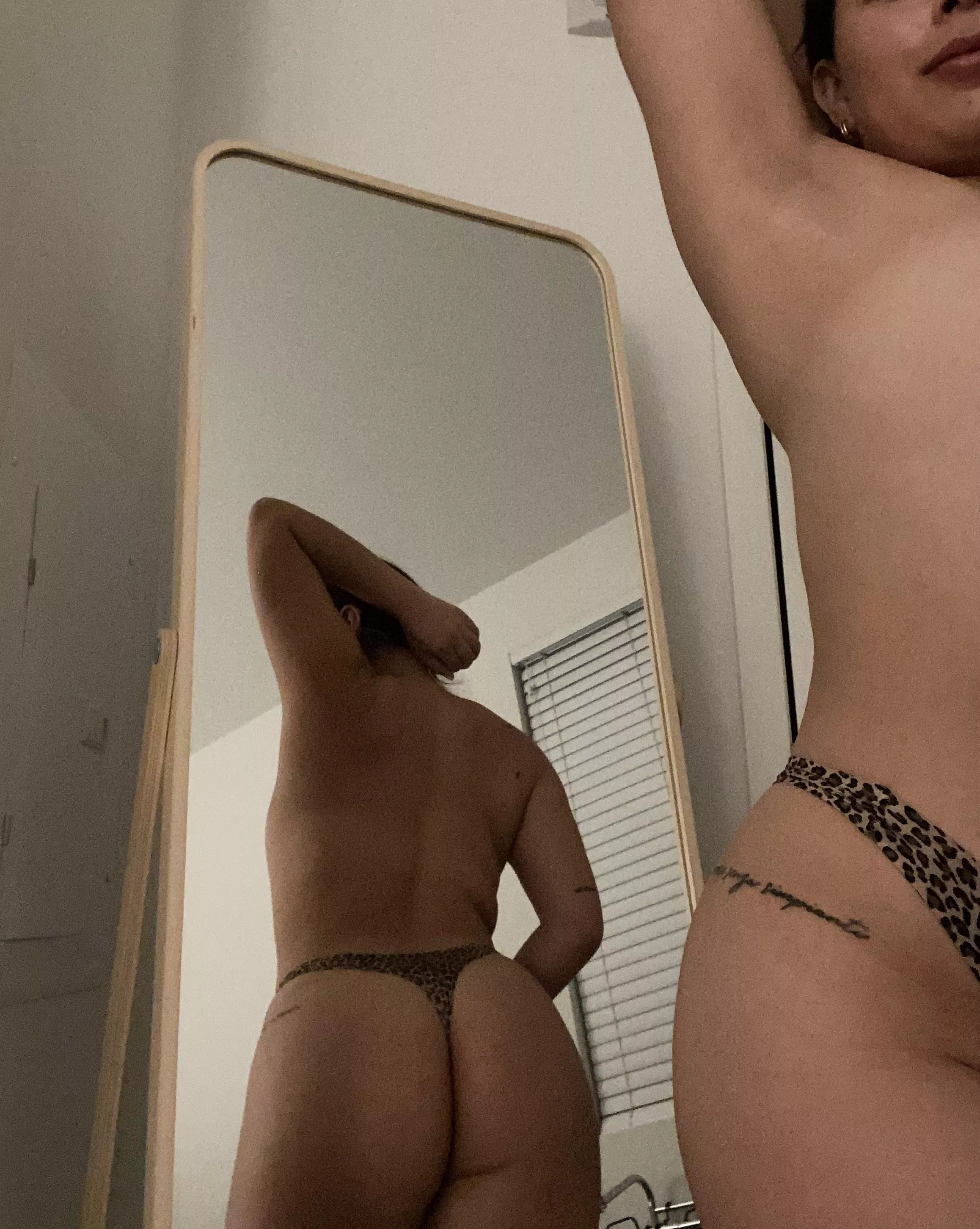 Join me in the shower ? posted by Gainswmina