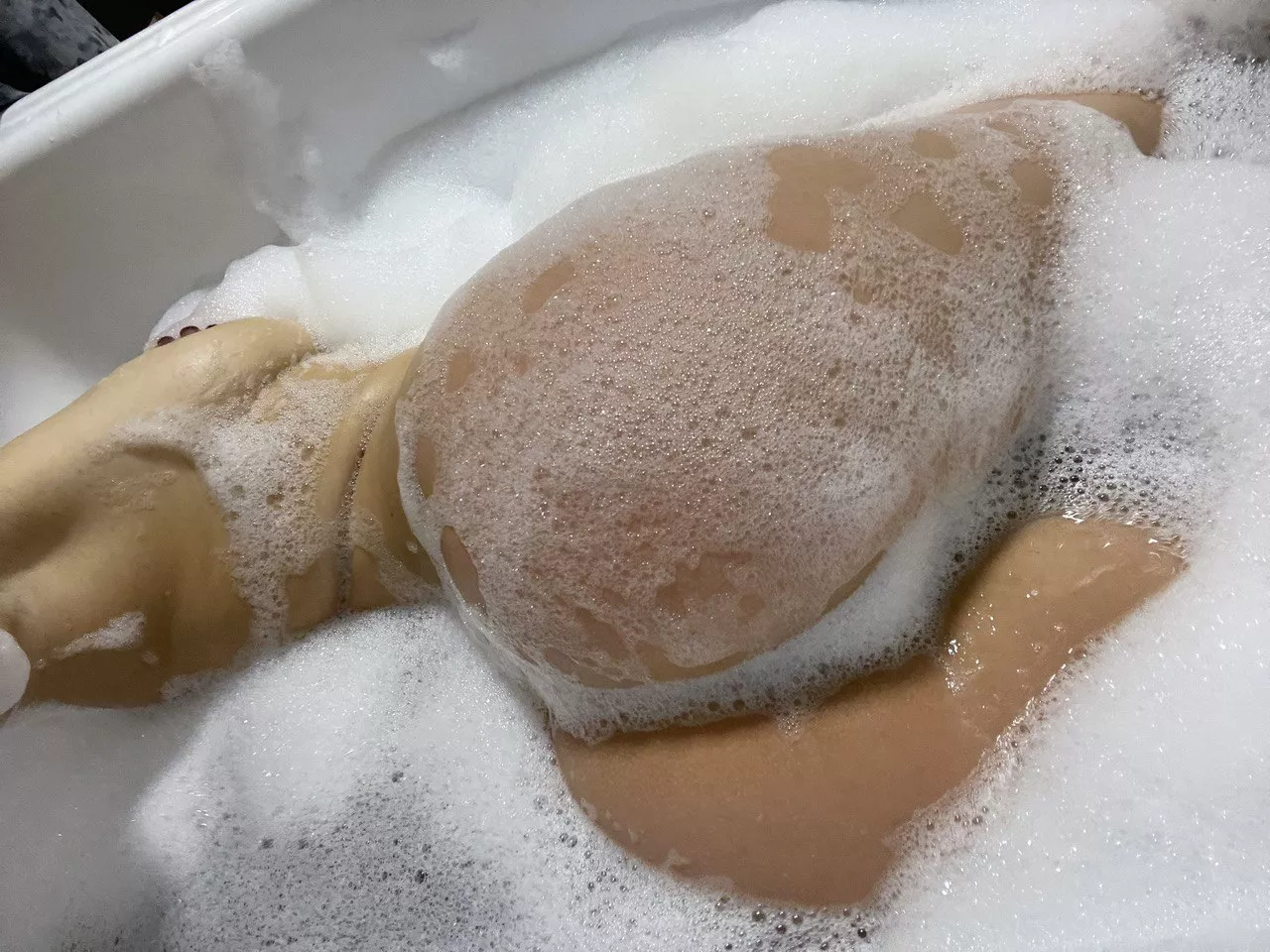 Join me? 😈❤ posted by elster_eva