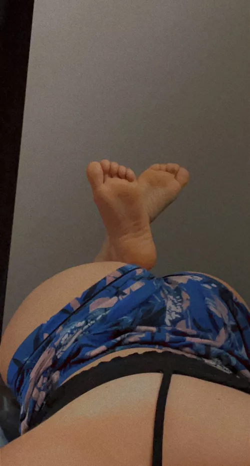 Join me😈 by tootsiefootsiegirl