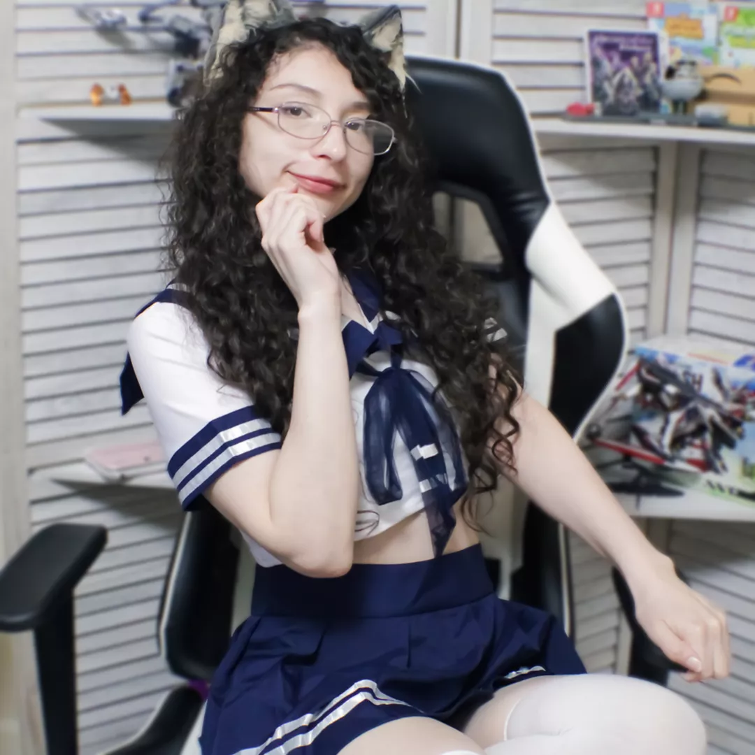 Join my free page today! I offer lots to my fans, ppvs, customs, private streams and more! link below posted by ItWhiskar