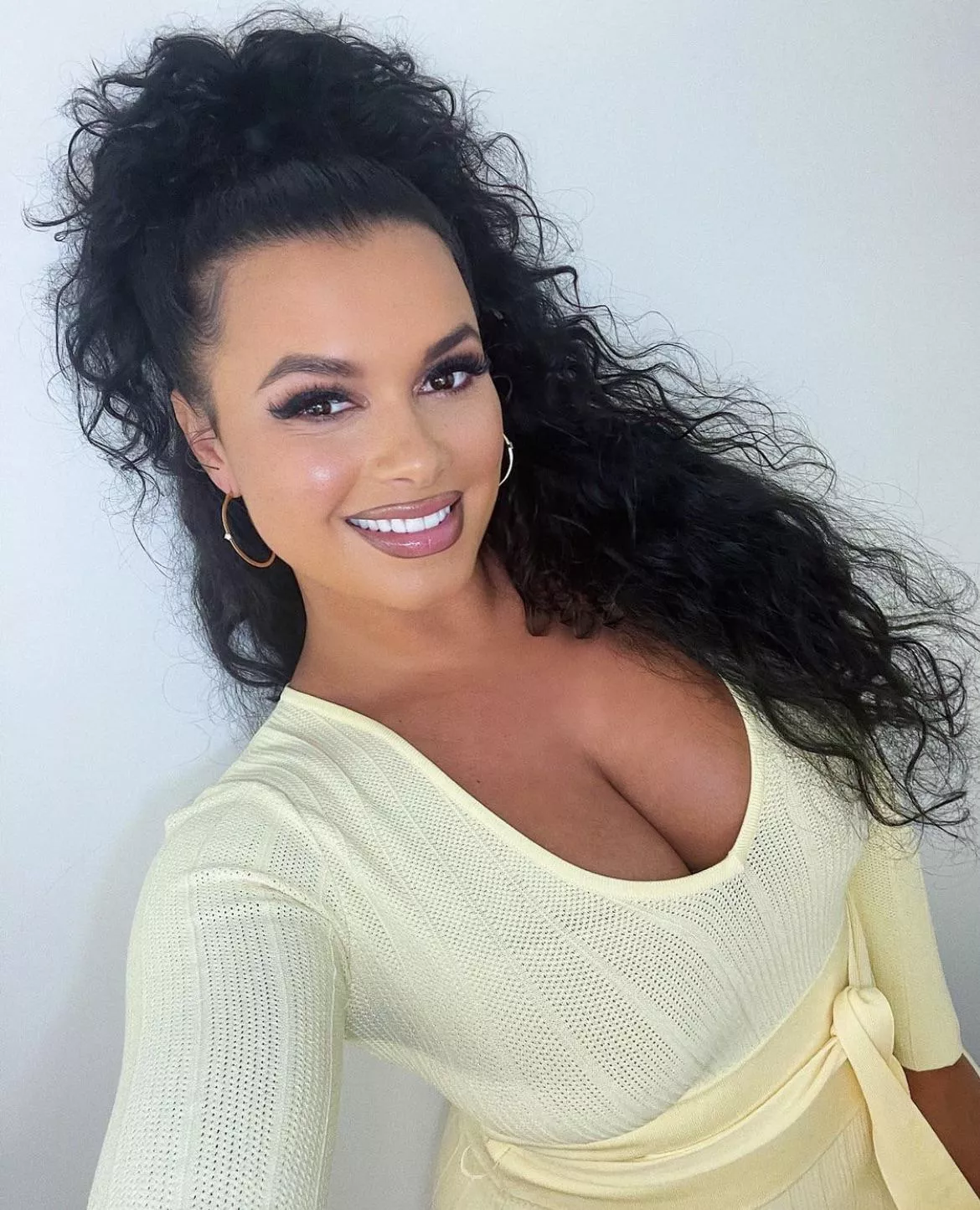 Joy Taylor posted by jstanz1989