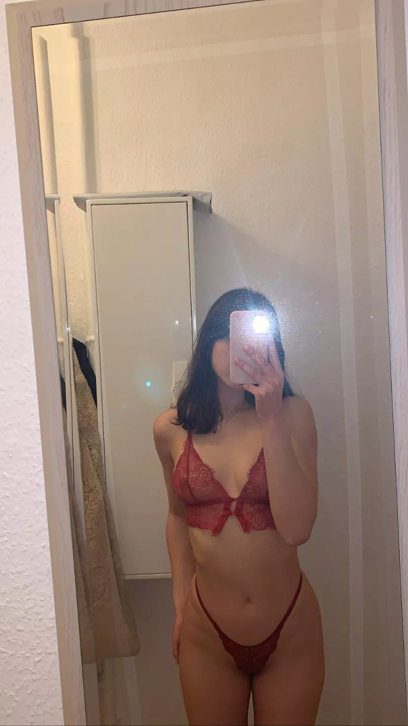 Joyn me on onlyfans, first 5 days free and the first 3 months 15% off xoxo 🤍 link in comments posted by mariexlouise