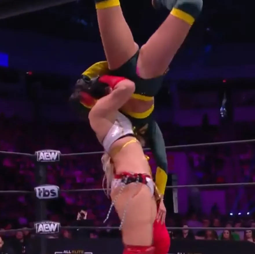 Julia Hart from Dynamite posted by YarrlieThePirate