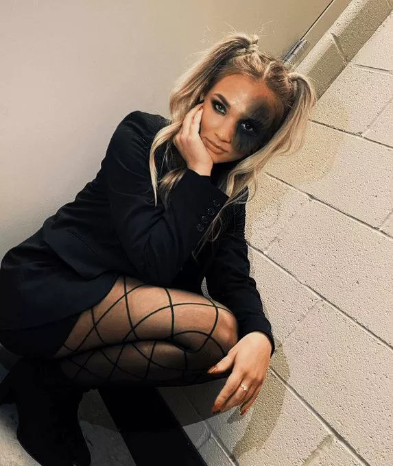 Julia Hot Hart posted by HunterExpress6846