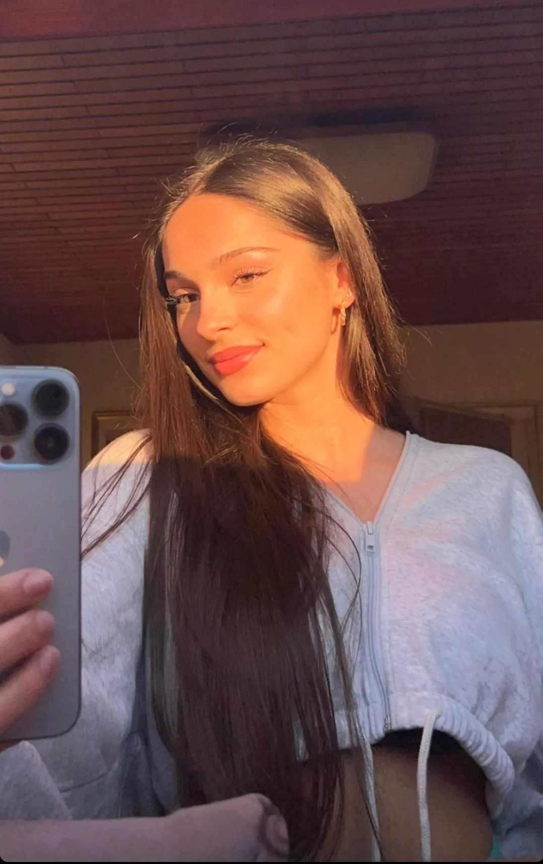 Julia Knezevic posted by flyfish6000