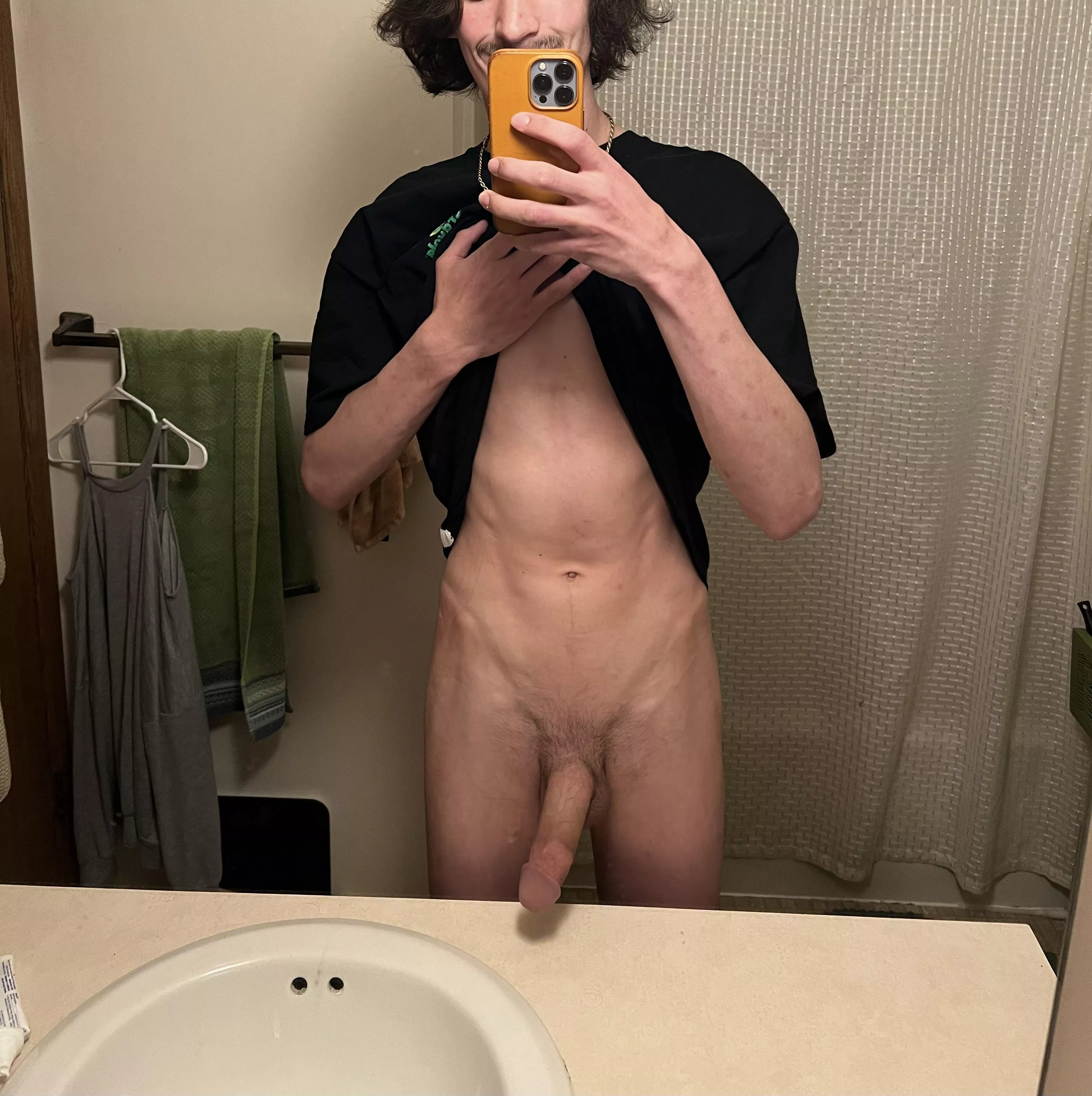 Just a 21yr male showing off my cock… any ladies want to chat? ❤️‍🔥 posted by hmmm1312